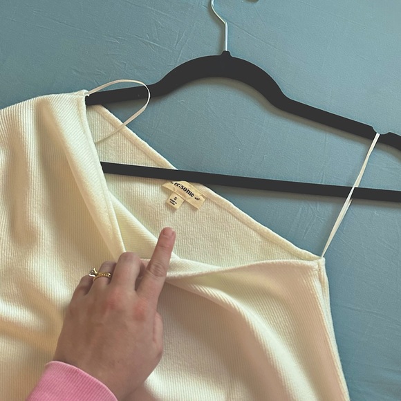 Single Sleeve Sweater - Picture 2 of 11